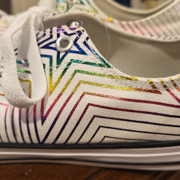 Converse Chuck Taylor All Star Ox "All Of The Stars" Rainbow Womens Sz 6 White - Picture 8 of 8